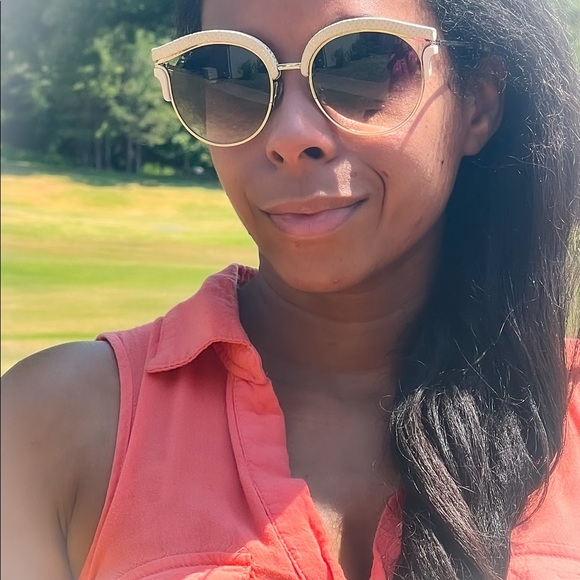 high end Jimmy Choo sun glasses. case, cloth,
pouch
100% AUTHENTIC! - Picture 11 of 12